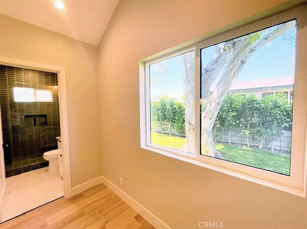 738 Center - Photo 4