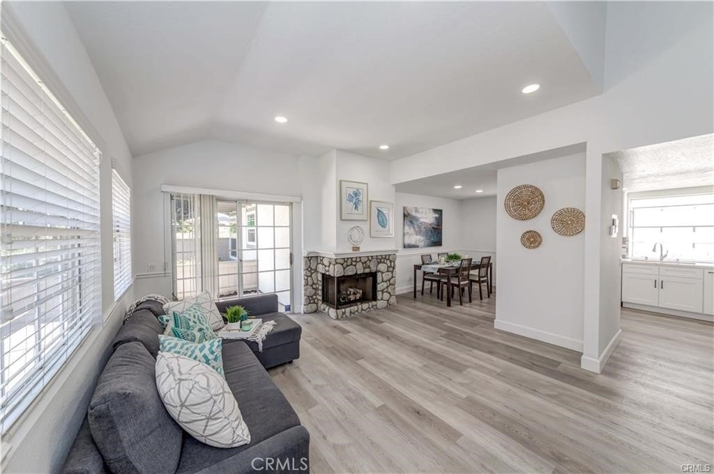 900 W Country View - Photo 0
