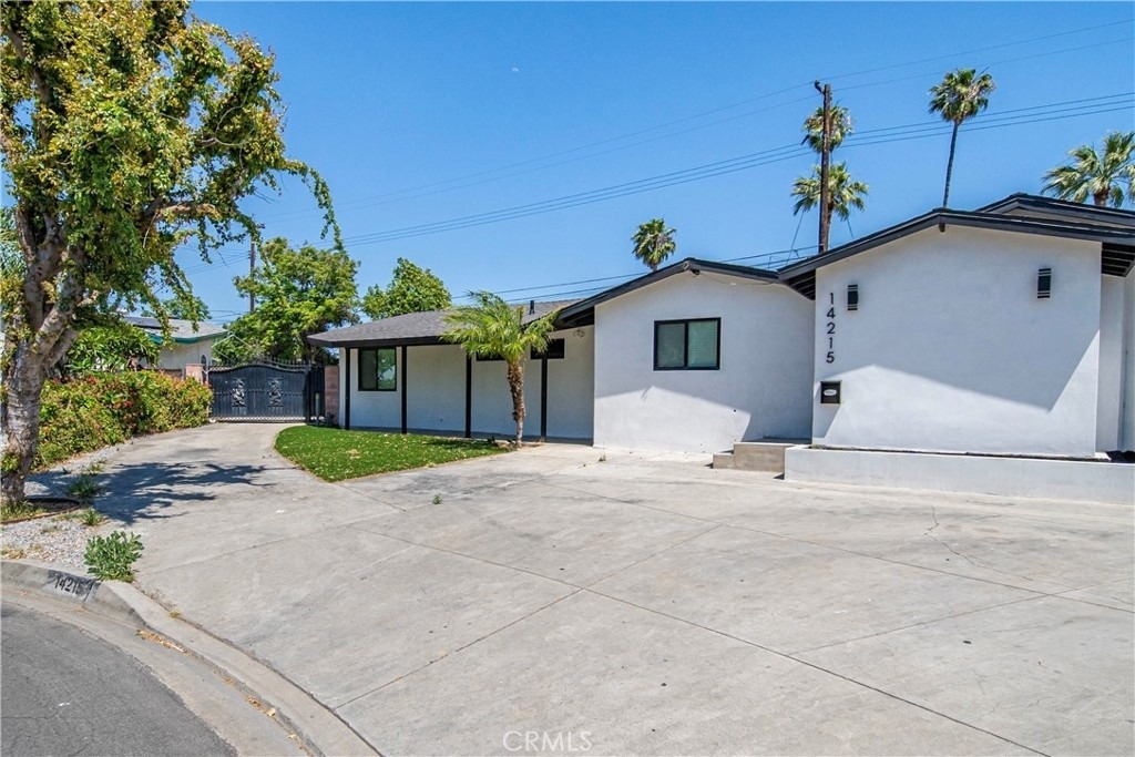 14215 Ragus Street - Photo 7