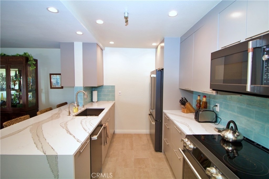 230 S Catalina Avenue - Photo 3