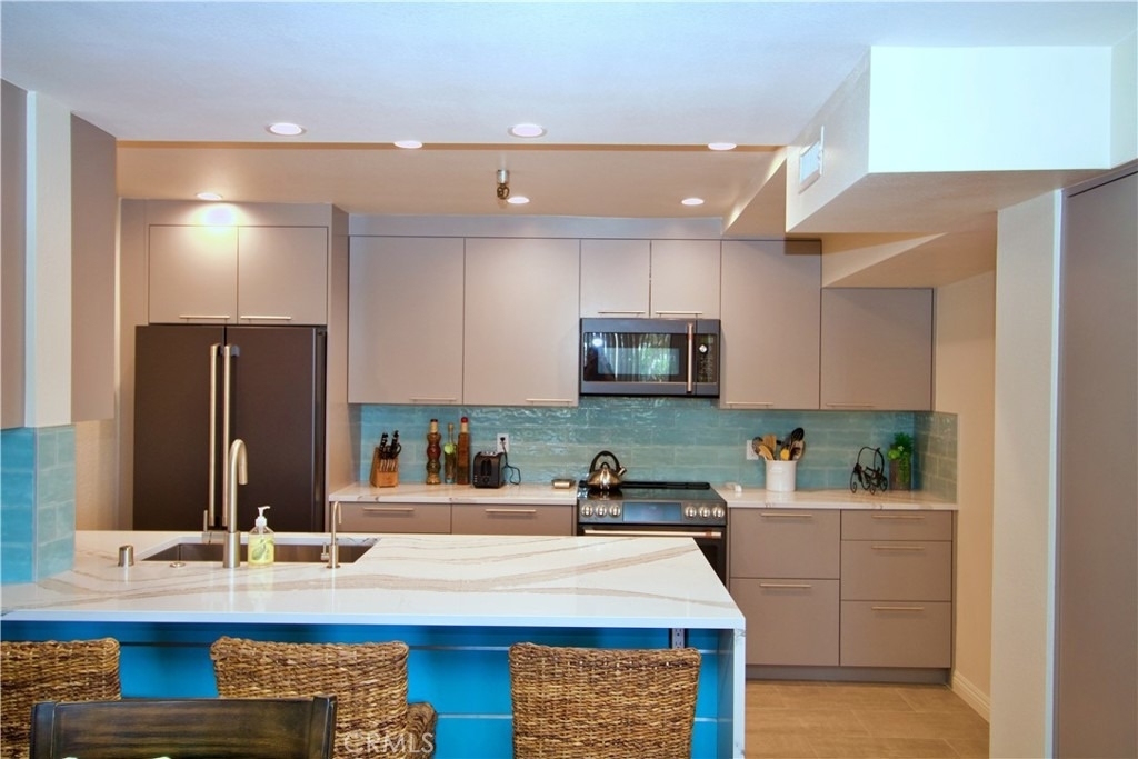 230 S Catalina Avenue - Photo 4