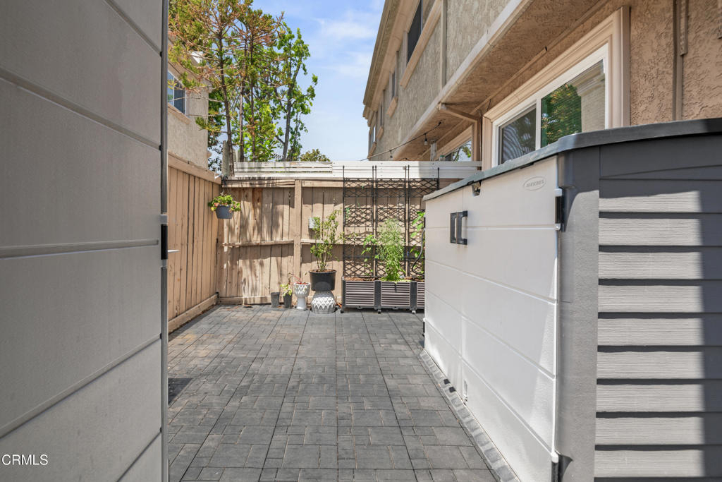 20224 Cohasset Street - Photo 8
