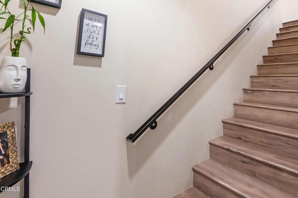 20224 Cohasset Street - Photo 12
