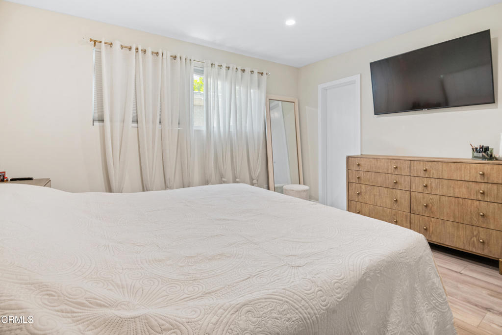 20224 Cohasset Street - Photo 19
