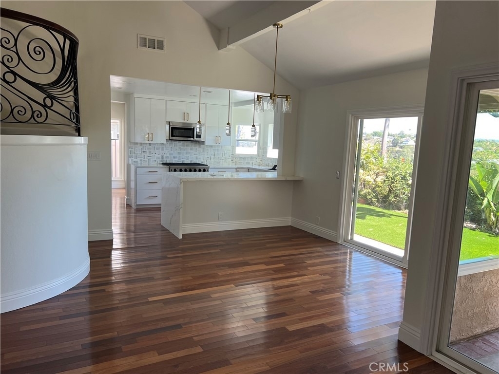 30542 N Hampton - Photo 2