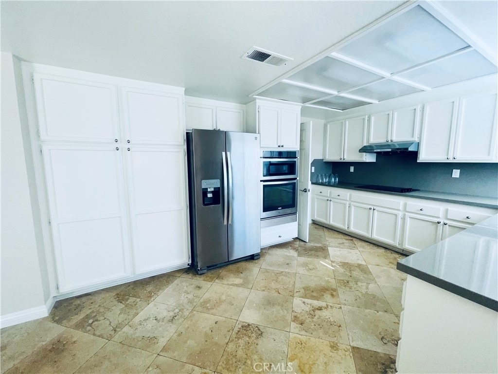 8 Davis - Photo 5