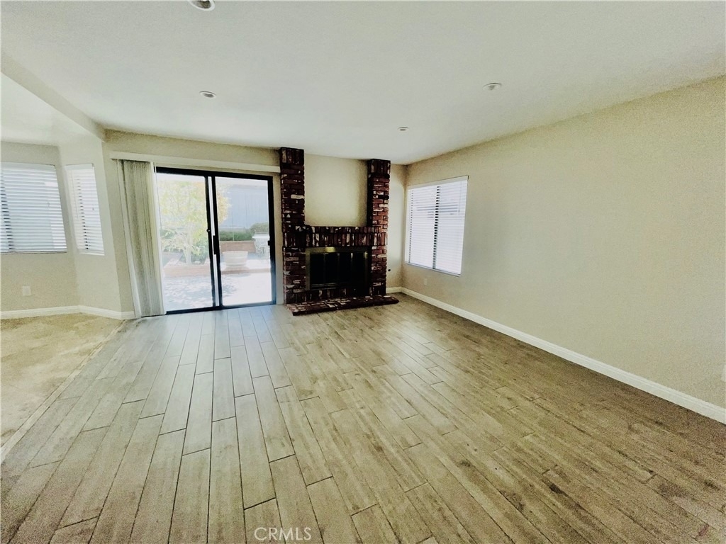 8 Davis - Photo 4