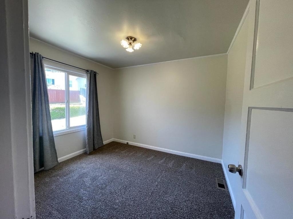 627 Midway Avenue - Photo 11