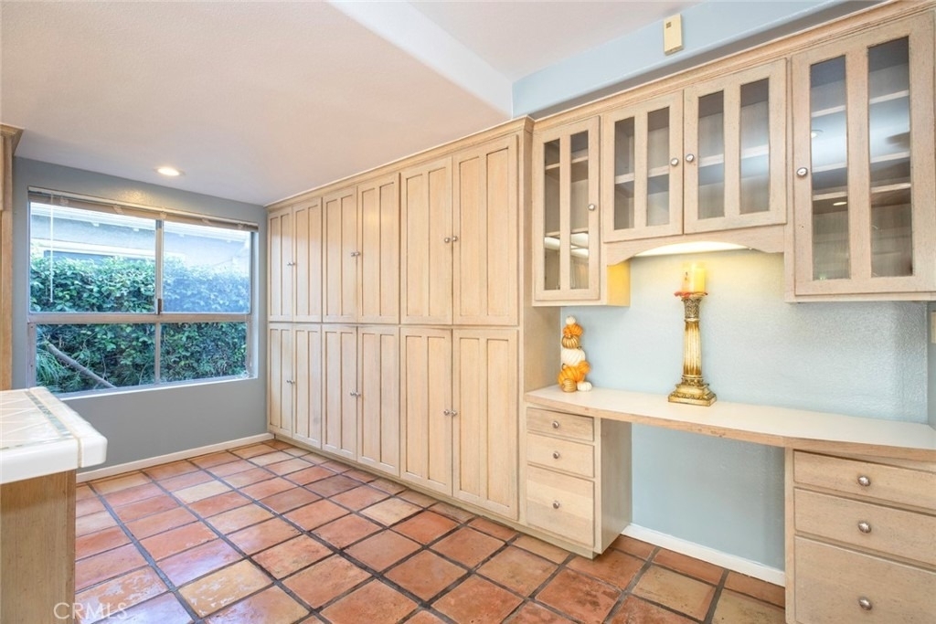 18119 Calvert Street - Photo 8