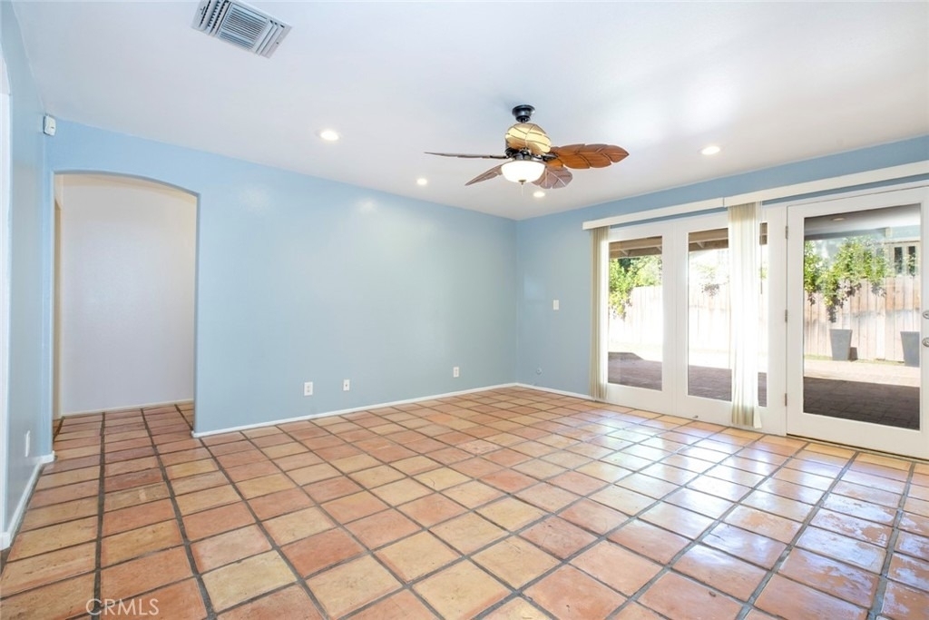 18119 Calvert Street - Photo 13