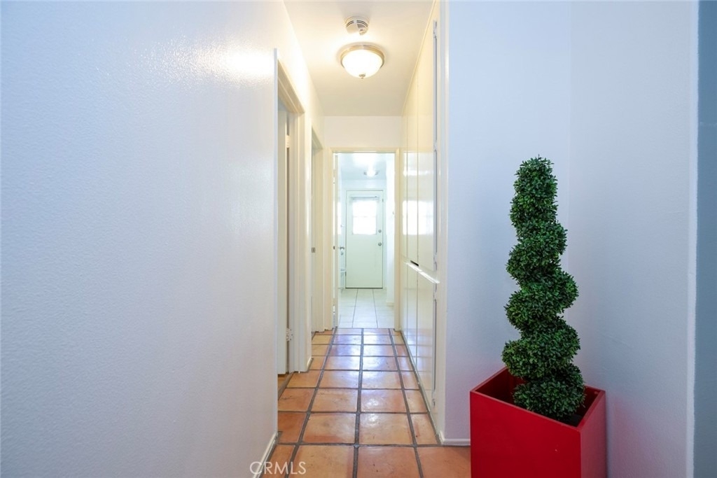18119 Calvert Street - Photo 14