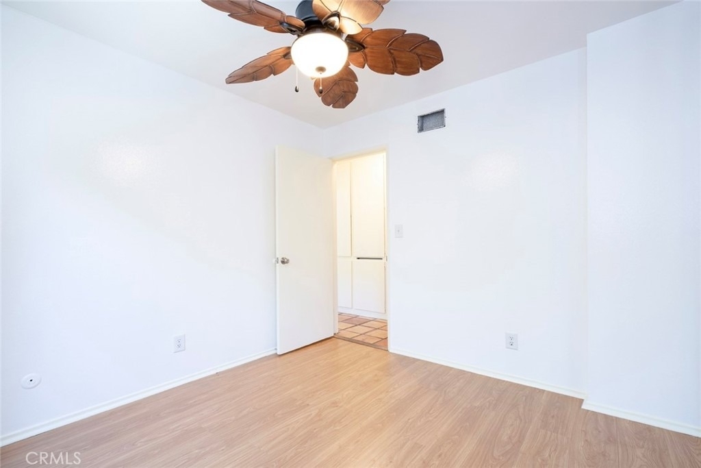 18119 Calvert Street - Photo 16