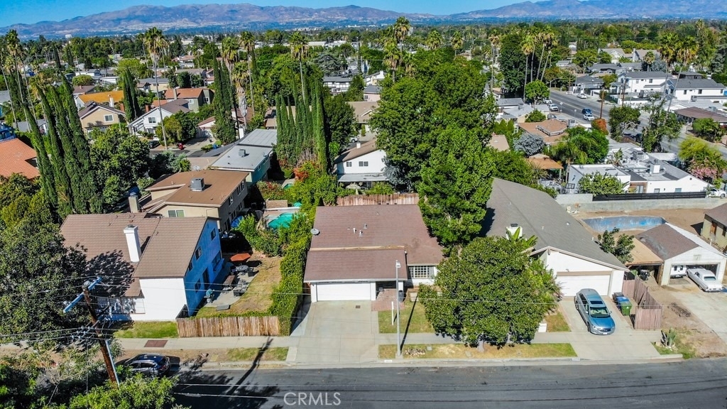 18119 Calvert Street - Photo 31