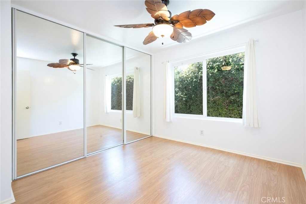 18119 Calvert Street - Photo 15