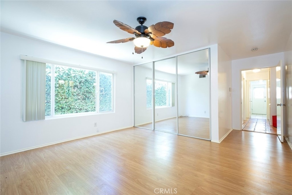 18119 Calvert Street - Photo 23