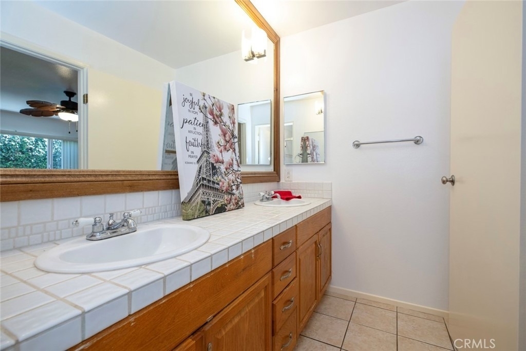 18119 Calvert Street - Photo 27