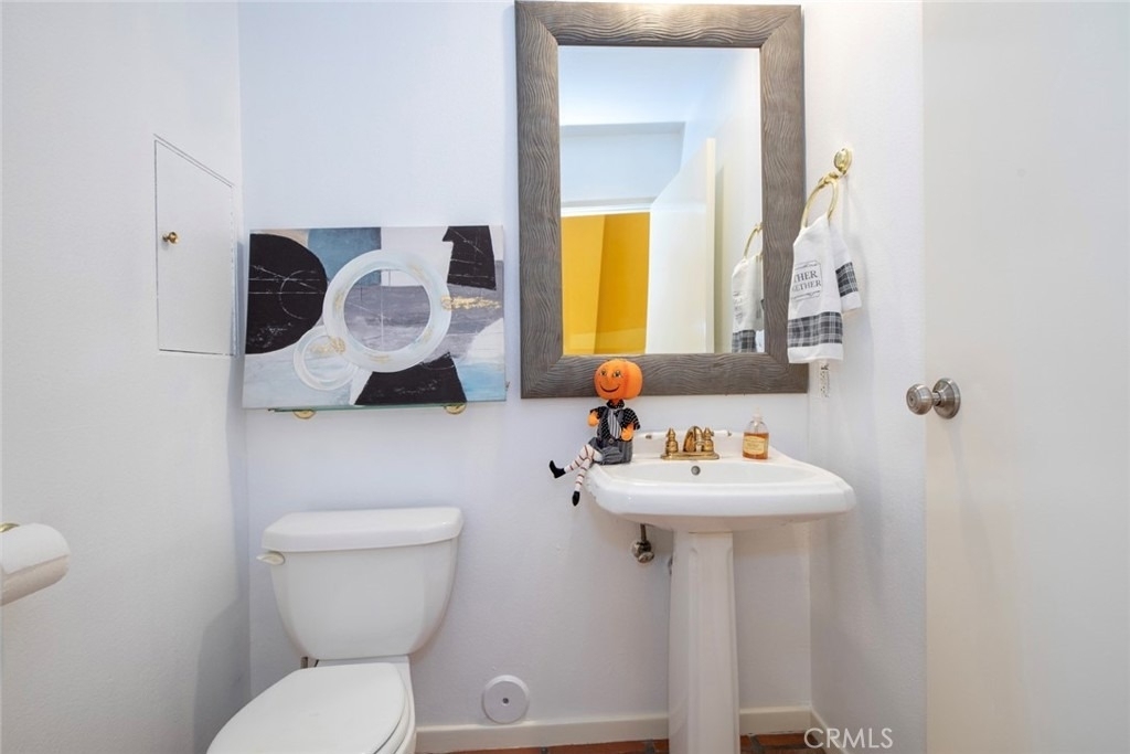 18119 Calvert Street - Photo 28