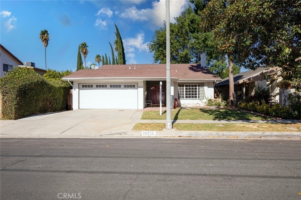 18119 Calvert Street - Photo 0