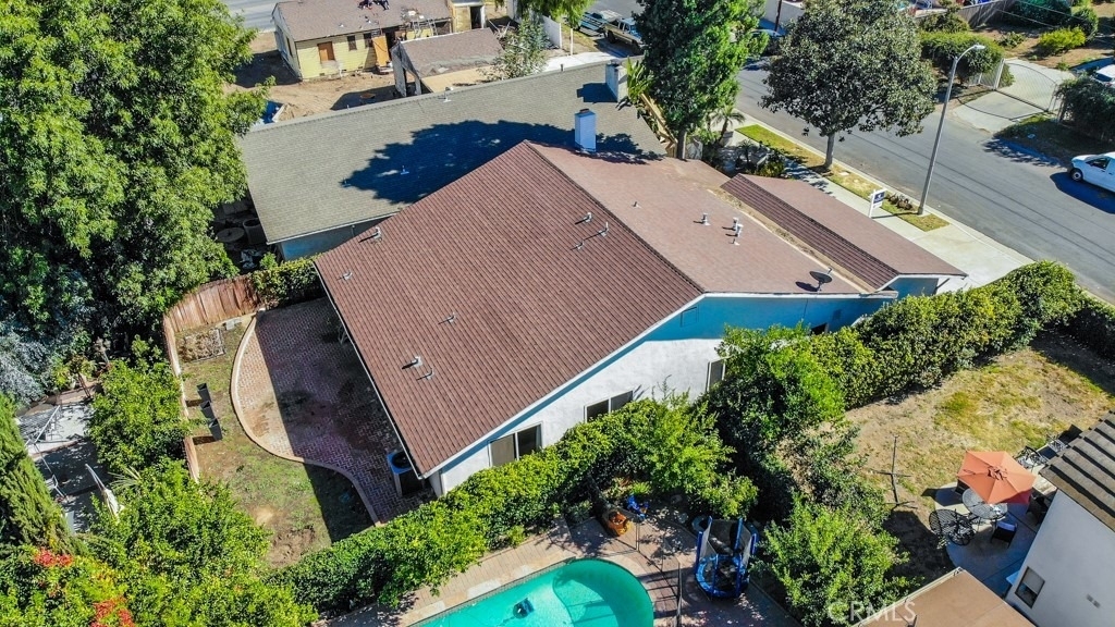 18119 Calvert Street - Photo 35