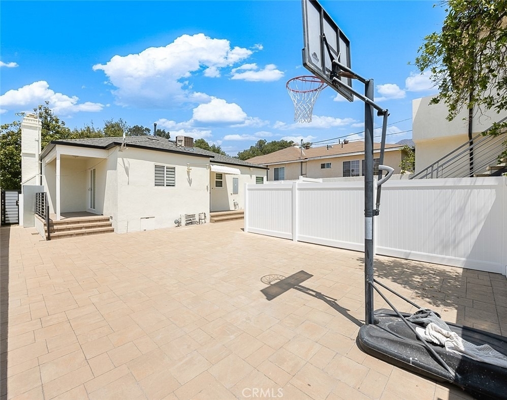 826 E Olive Avenue - Photo 11