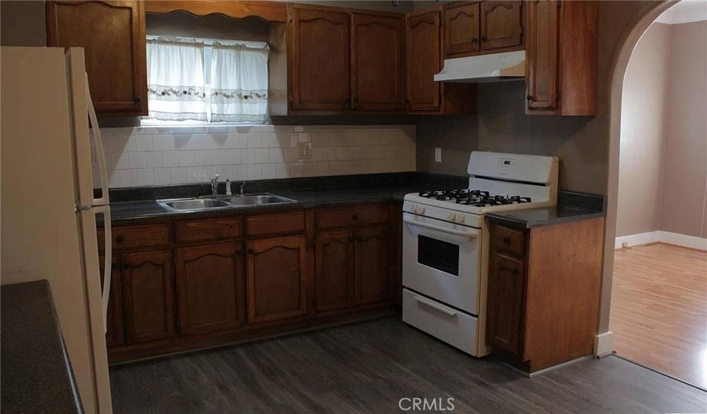 610 Brittania Street - Photo 5