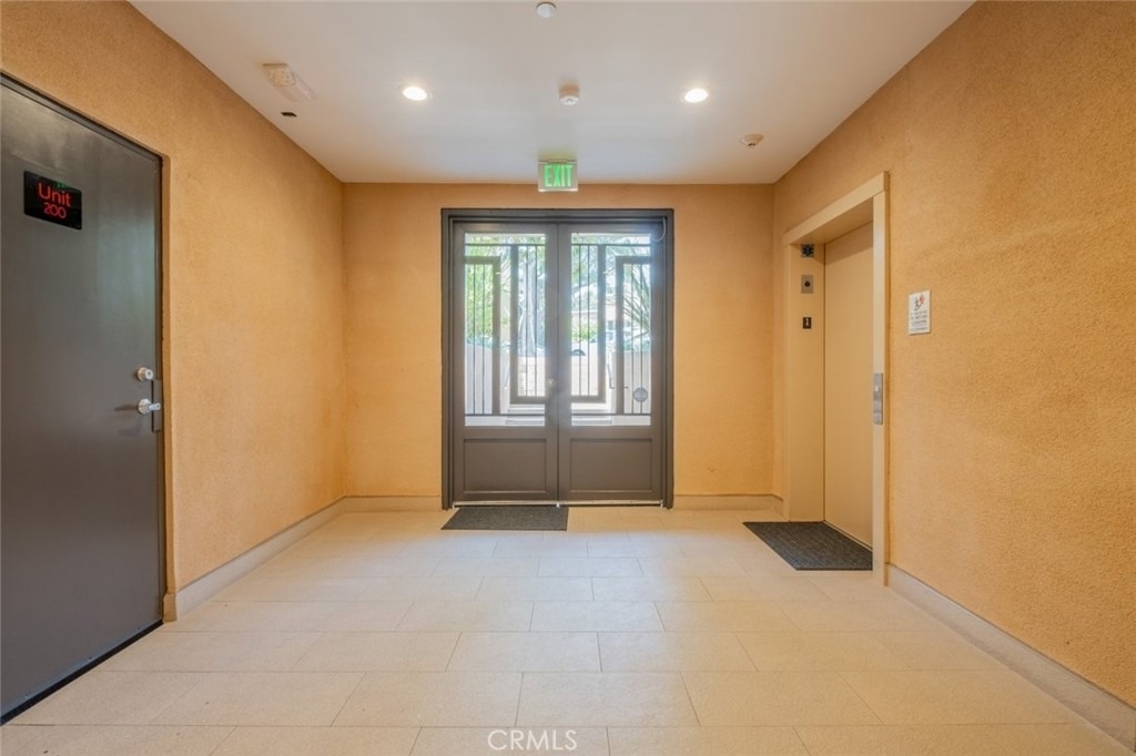 1941 Waltonia Drive - Photo 9