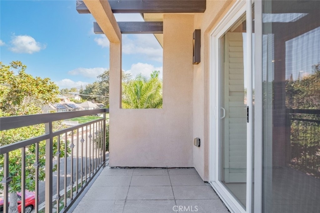 1941 Waltonia Drive - Photo 16
