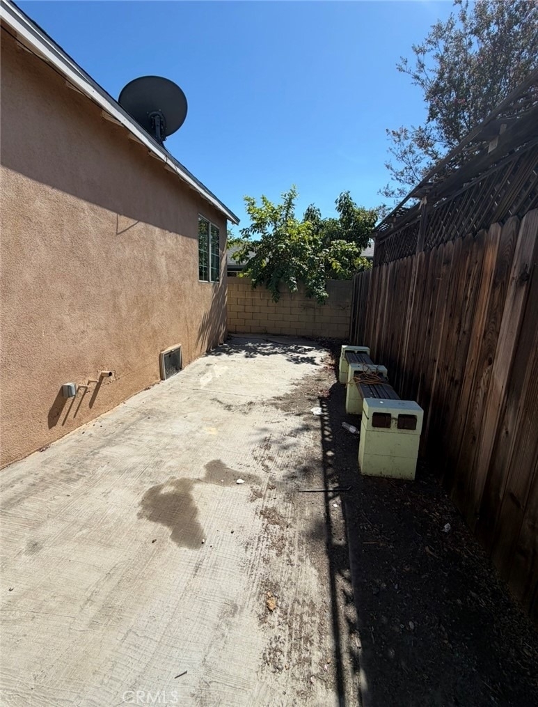 1019 1019 N Patt St - Photo 2