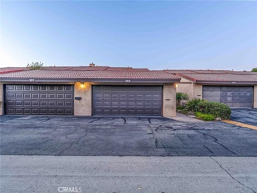 189 S Hollenbeck - Photo 1