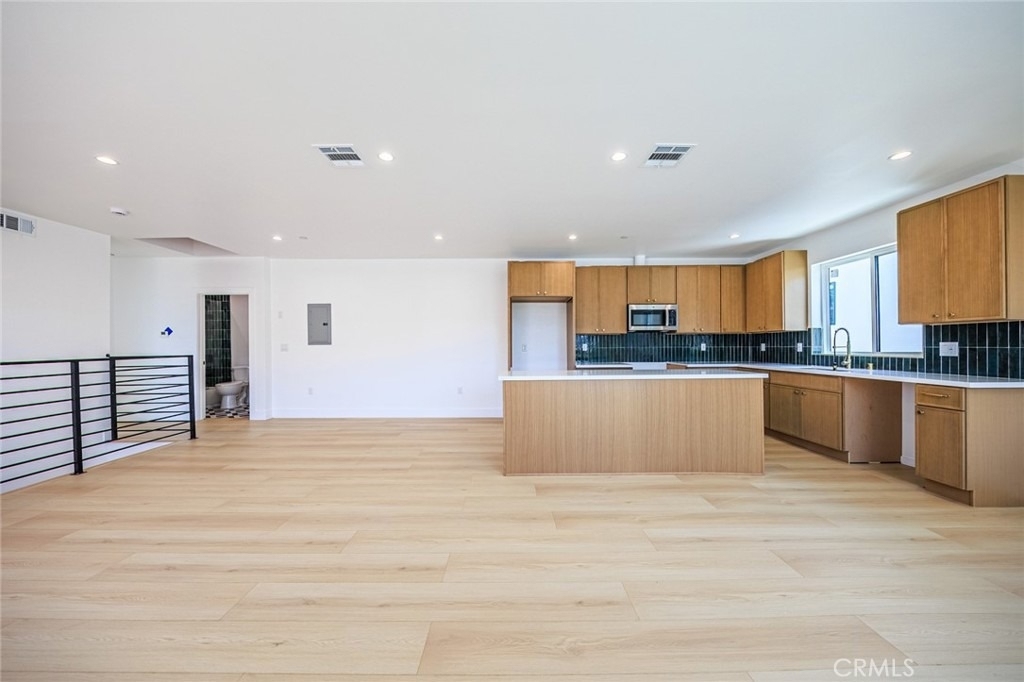 1259 S Longwood Avenue - Photo 19