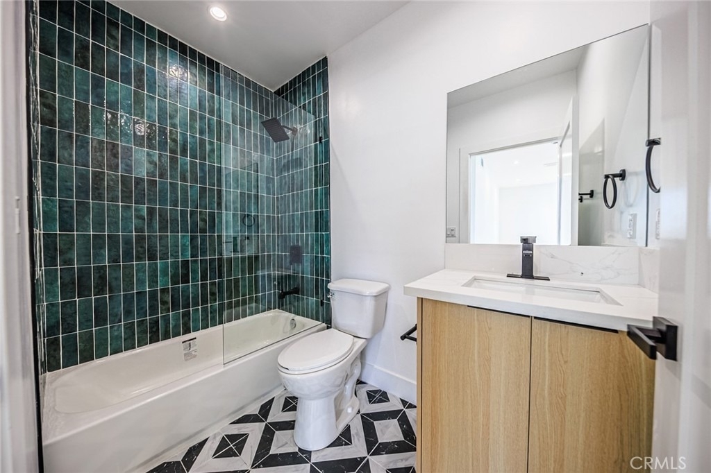 1259 S Longwood Avenue - Photo 24