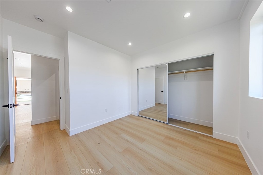1259 S Longwood Avenue - Photo 9