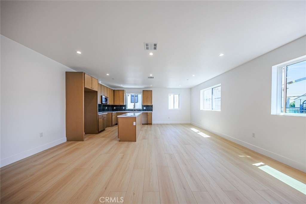 1259 S Longwood Avenue - Photo 15