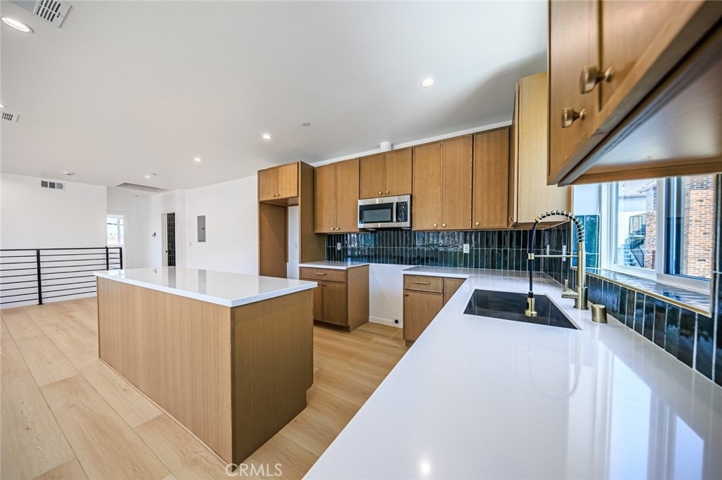 1259 S Longwood Avenue - Photo 21