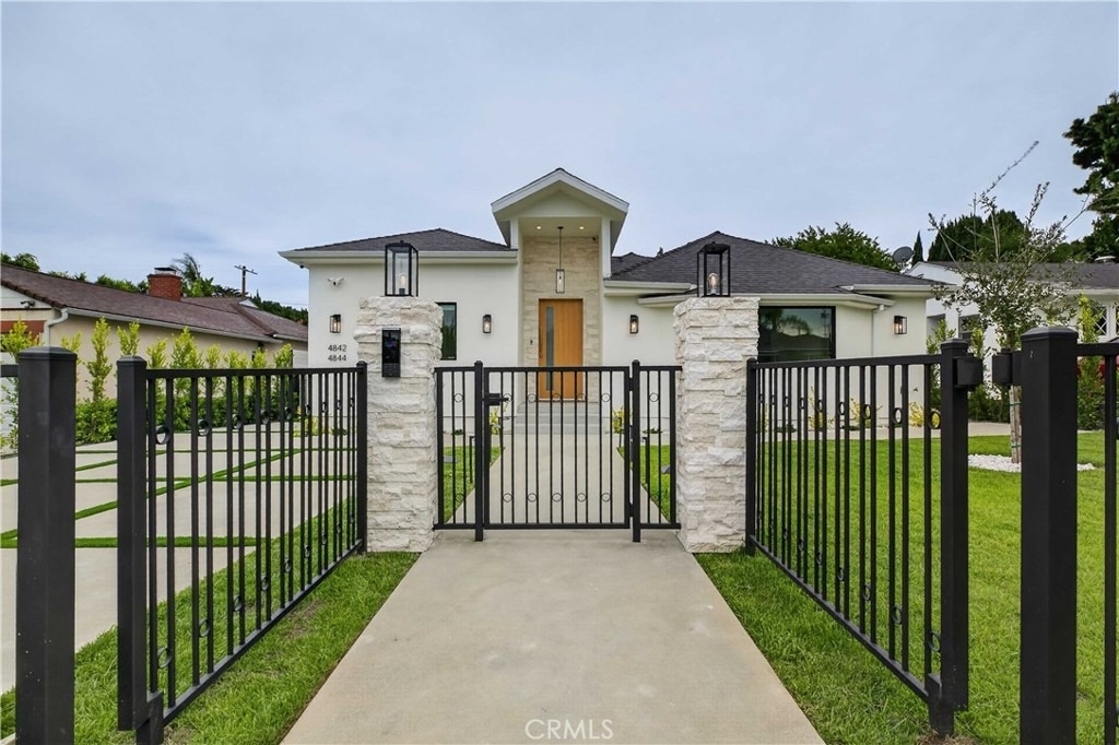 4844 Biloxi Avenue - Photo 0