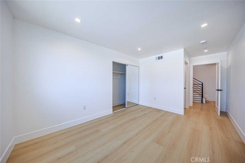 1261 S Longwood Avenue - Photo 36