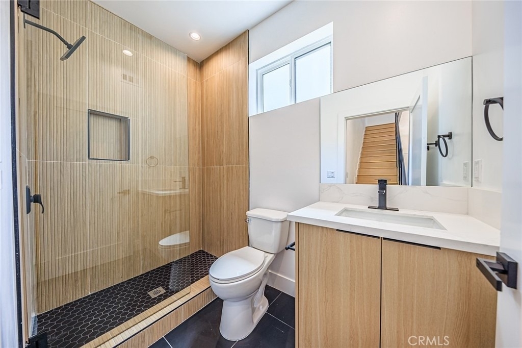 1261 S Longwood Avenue - Photo 25