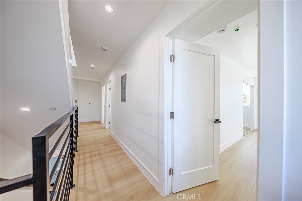1261 S Longwood Avenue - Photo 27