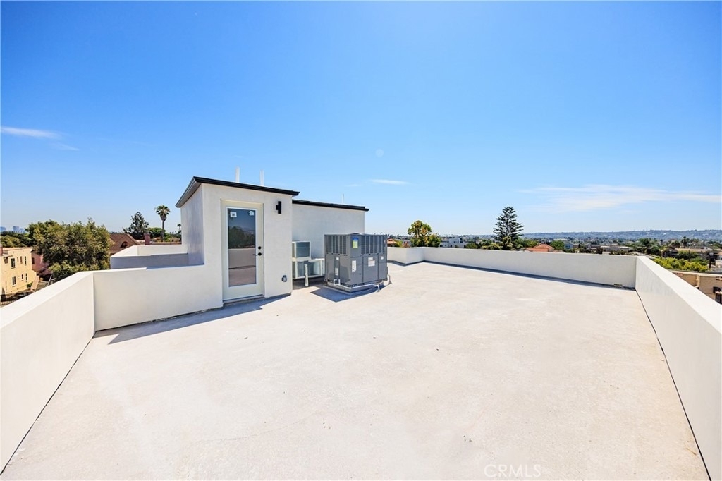 1261 S Longwood Avenue - Photo 10