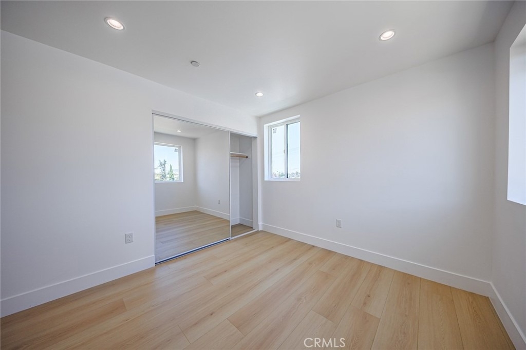 1261 S Longwood Avenue - Photo 41