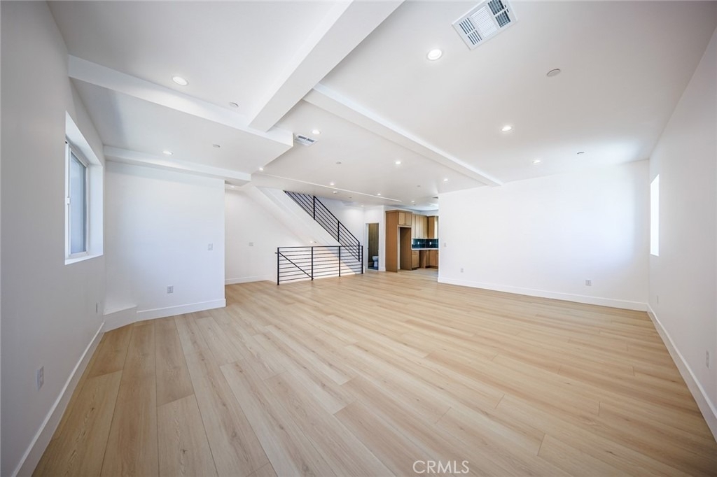 1261 S Longwood Avenue - Photo 16