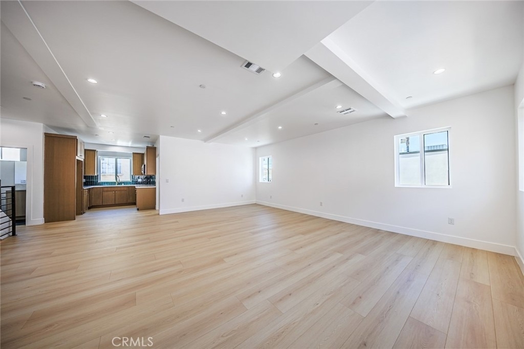 1261 S Longwood Avenue - Photo 15