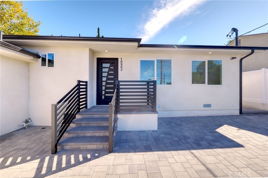 10902 Tujunga Canyon - Photo 2