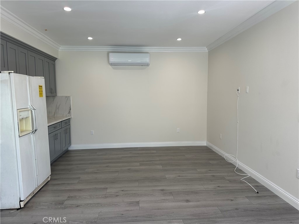 11439 Freer St - Photo 2