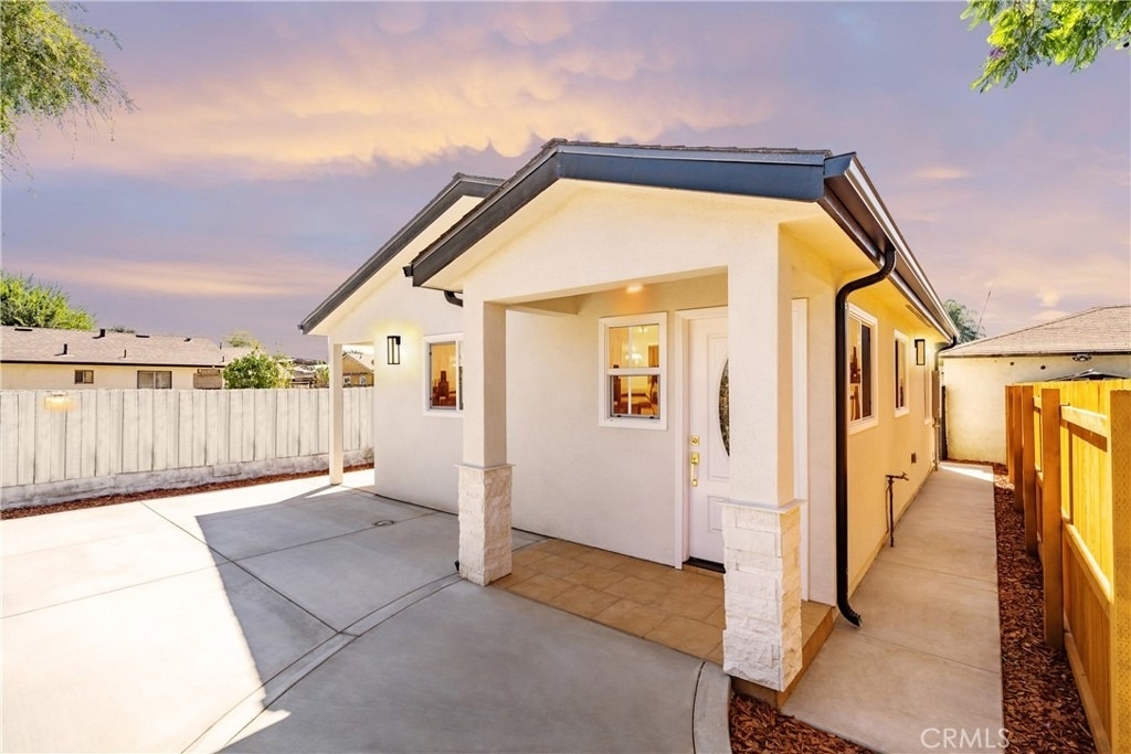 2312 California - Photo 1