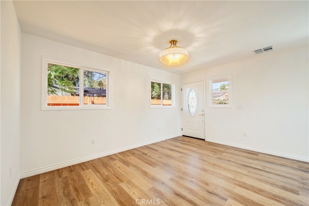 2312 California - Photo 6