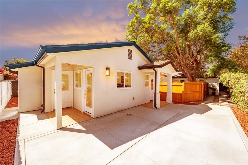 2312 California - Photo 2