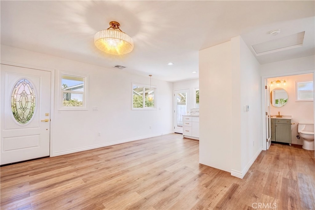 2312 California - Photo 5