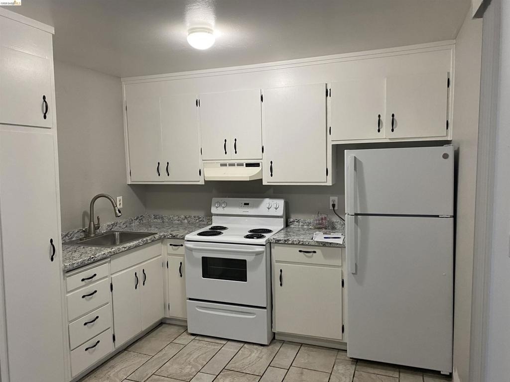 1708 Riviera Ave - Photo 1