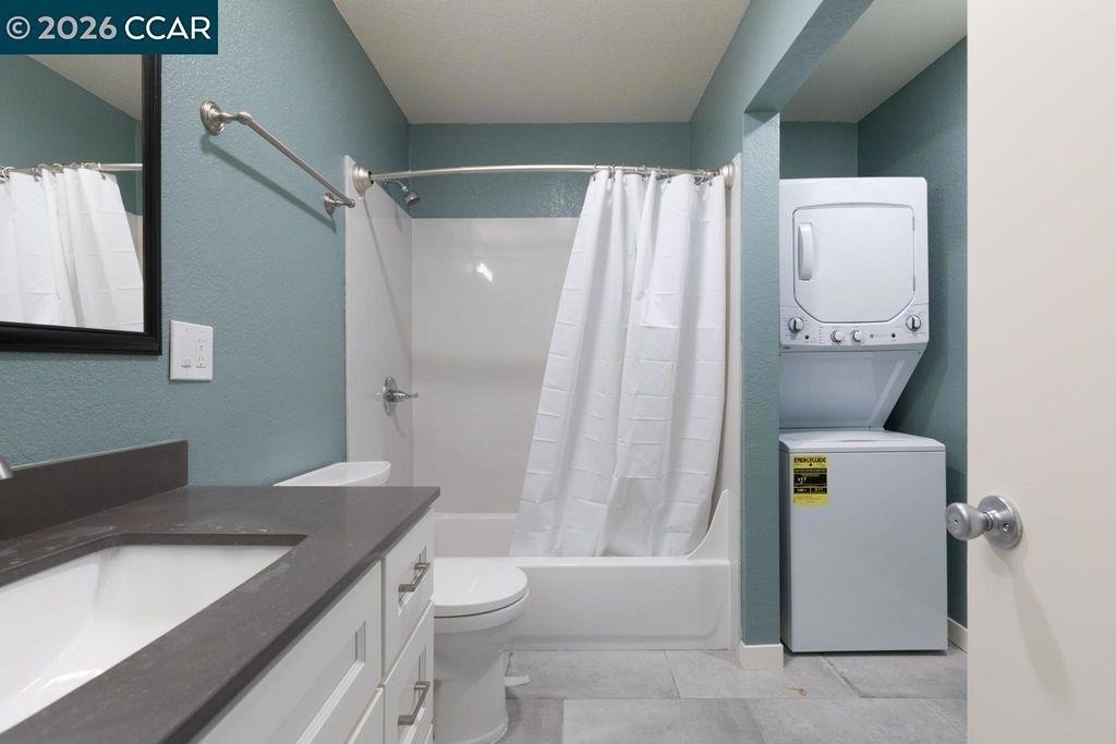 4800 Bayview Ave - Photo 3